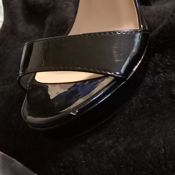 Women's Shoes - Picture 5 of 6